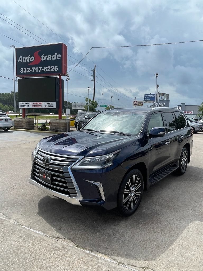 Used 2018 Lexus LX 570 4WD w/ Luxury Package image 4