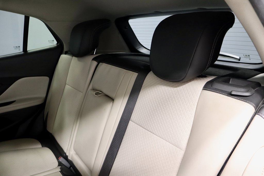 Used 2021 Buick Encore Preferred image 21