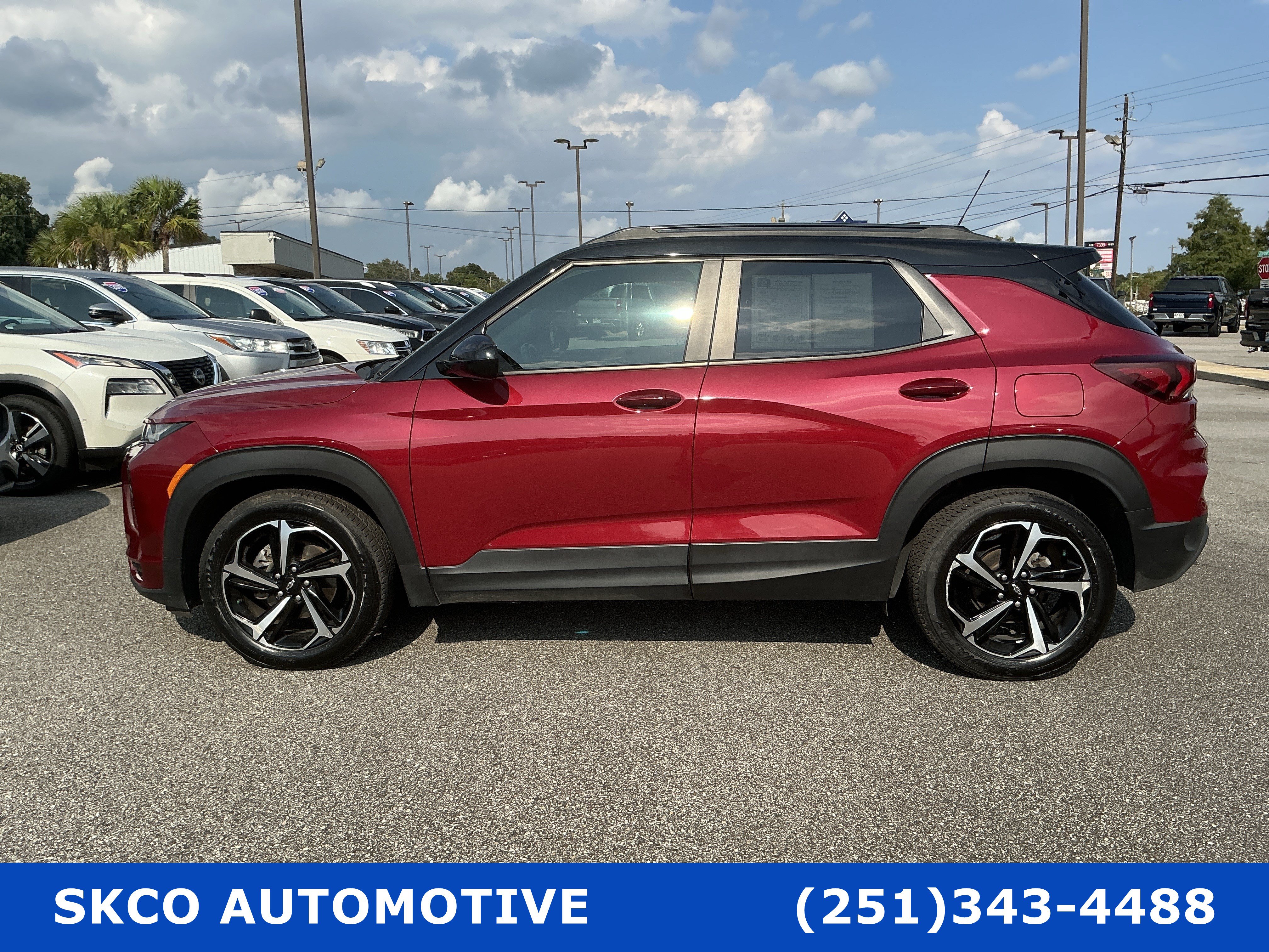 Used 2021 Chevrolet TrailBlazer RS w/ Convenience Package FWD image 2