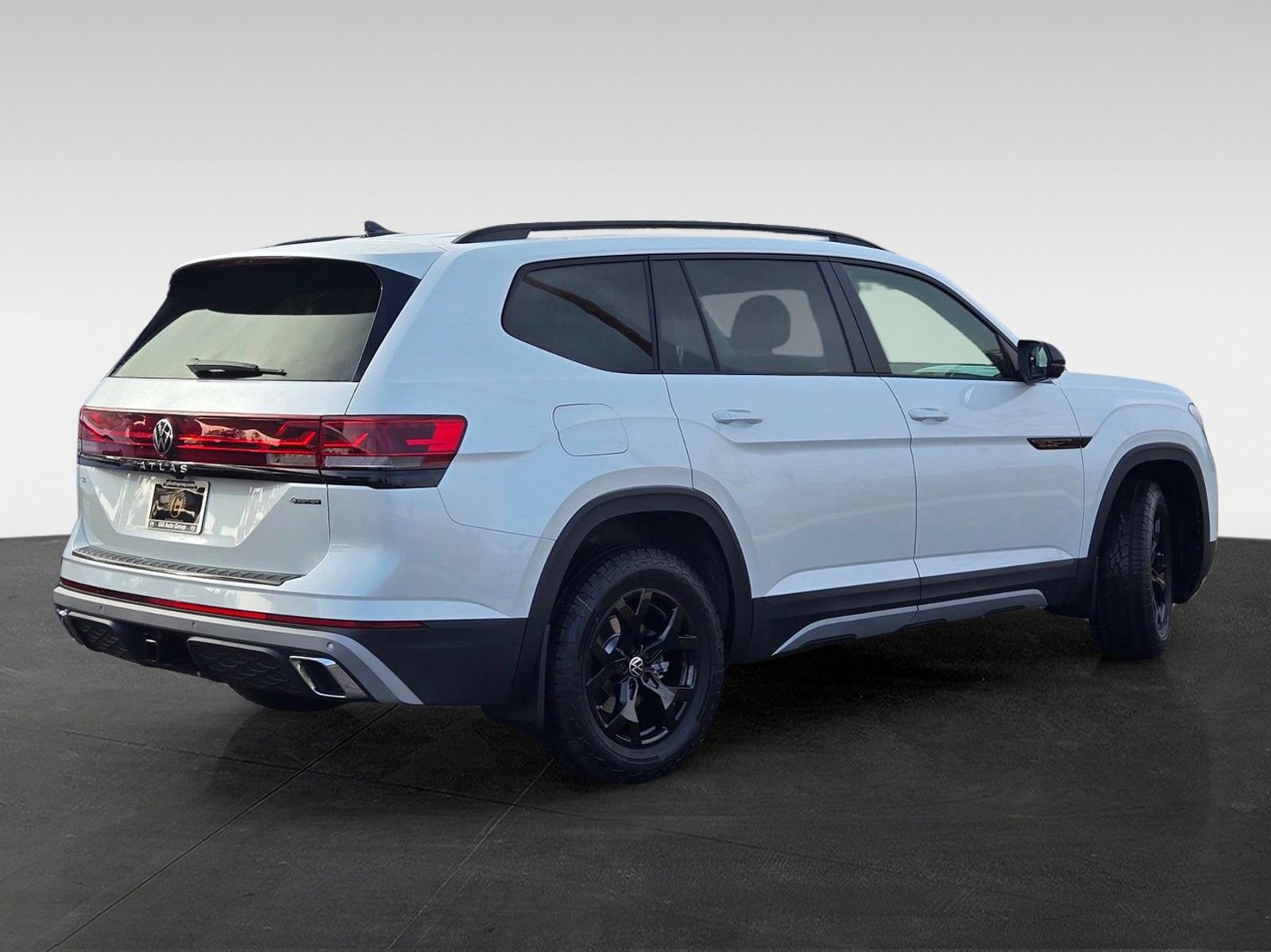 New 2026 Volkswagen Atlas Peak Edition image 5