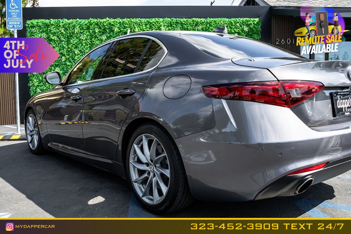 Used 2017 Alfa Romeo Giulia RWD image 9