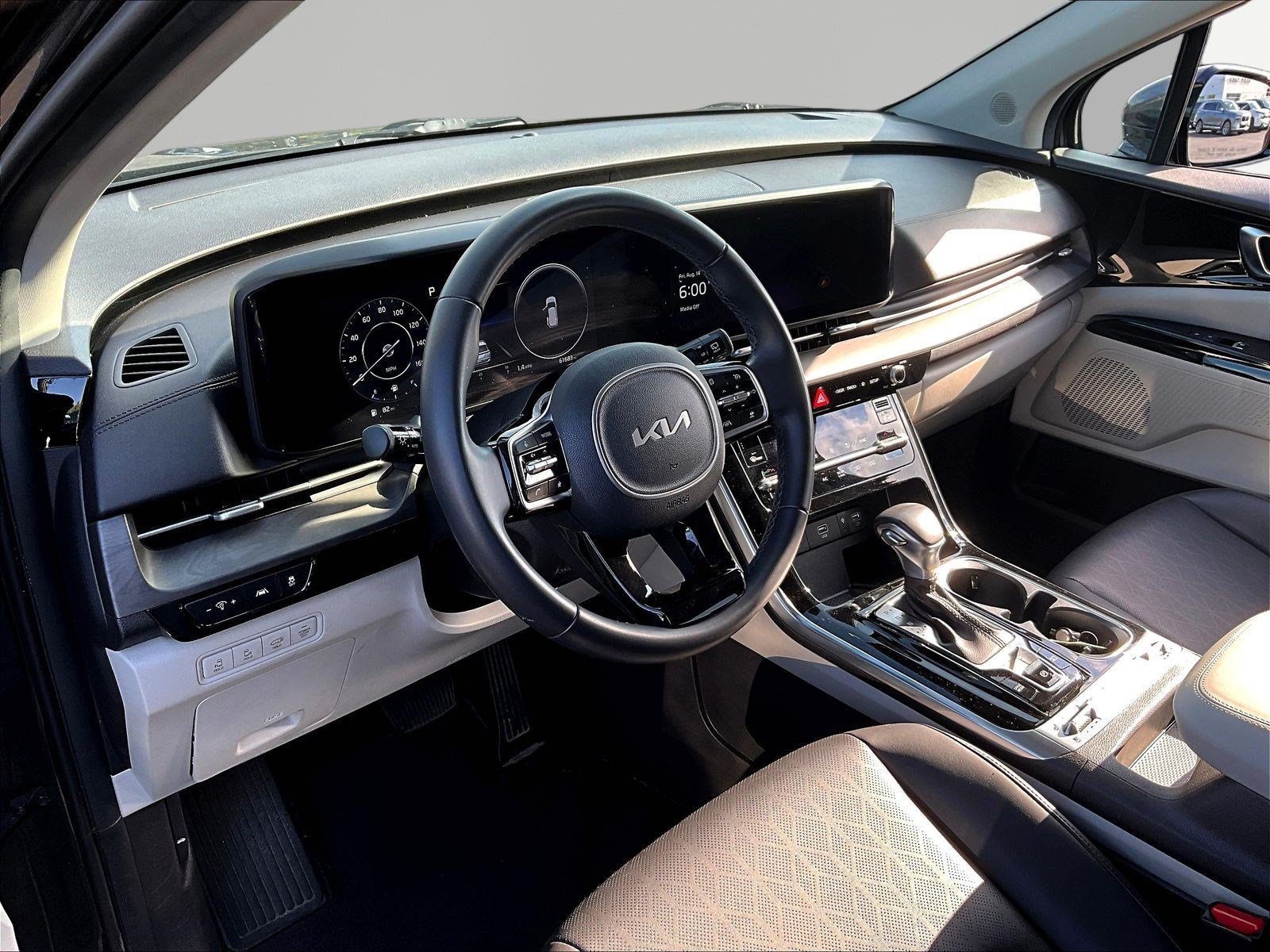 Used 2023 Kia Carnival SX FWD image 17