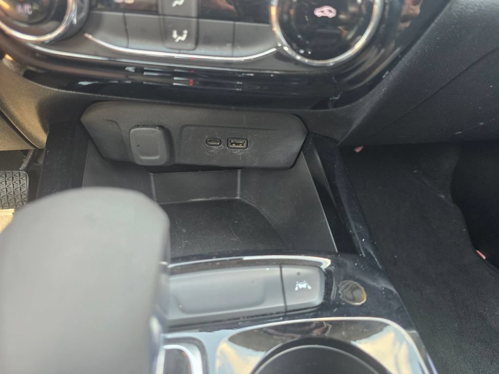 Used 2025 Chevrolet Trax LT FWD image 30