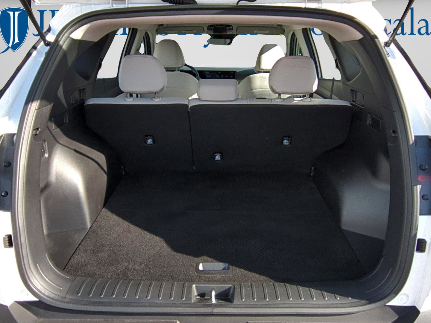 Certified 2025 Hyundai Tucson SE image 8