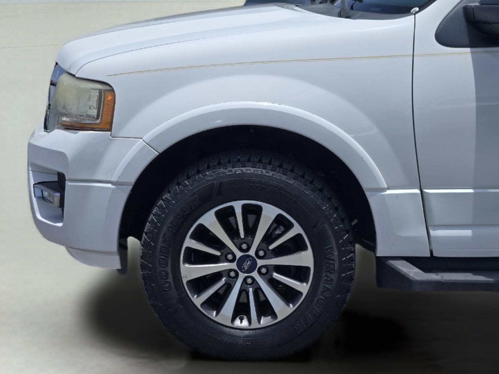 Used 2016 Ford Expedition XLT RWD image 8
