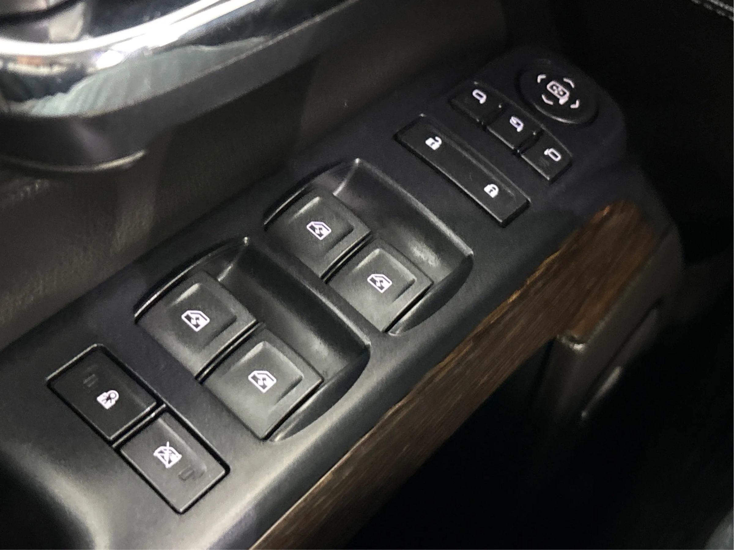 Used 2019 GMC Sierra 2500 Denali w/ Duramax Plus Package AWD/4WD image 39