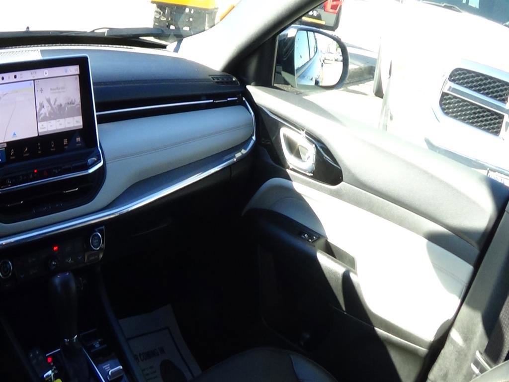 Used 2024 Jeep Compass Limited w/ Elite Group image 15