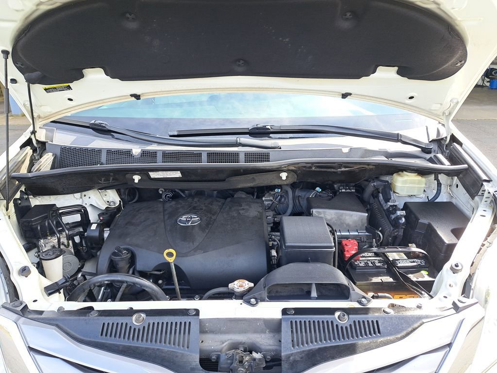 Used 2017 Toyota Sienna XLE Premium image 27