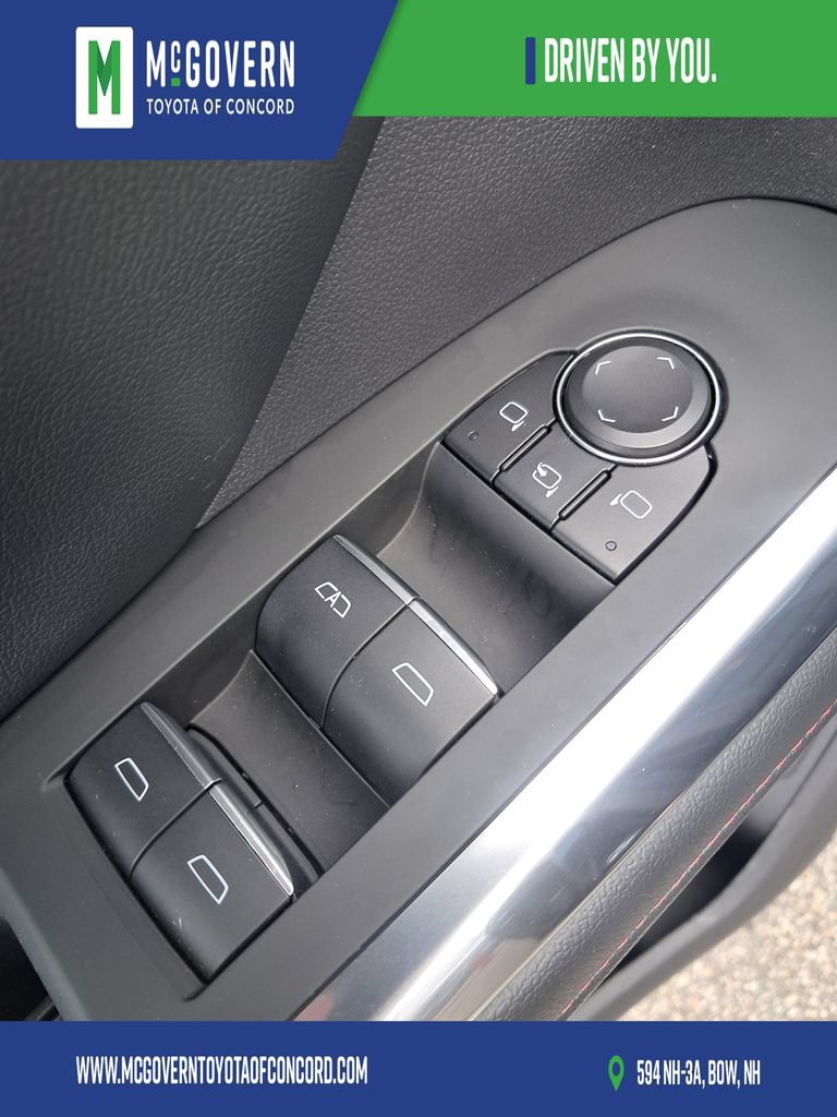 Used 2024 Chevrolet Traverse RS AWD/4WD image 14