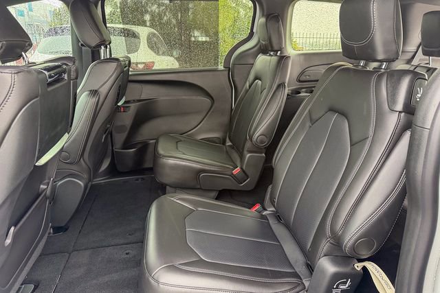 New 2026 Chrysler Pacifica Select image 23