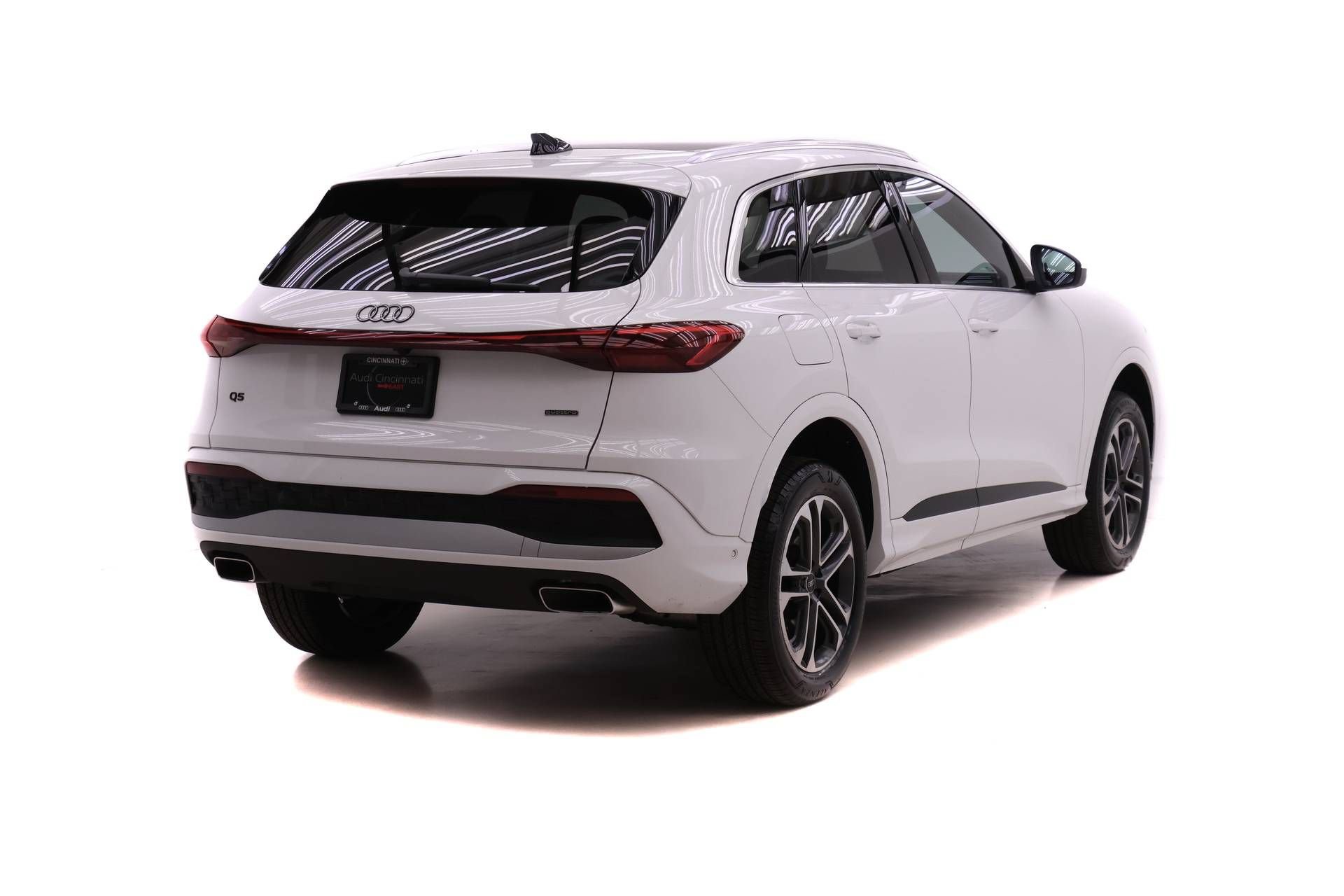 Used 2025 Audi Q5 Premium w/ Convenience Package AWD/4WD image 4