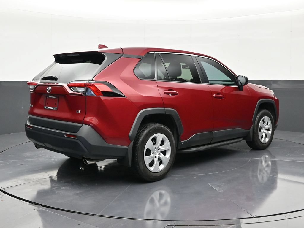 Used 2024 Toyota RAV4 LE FWD image 5
