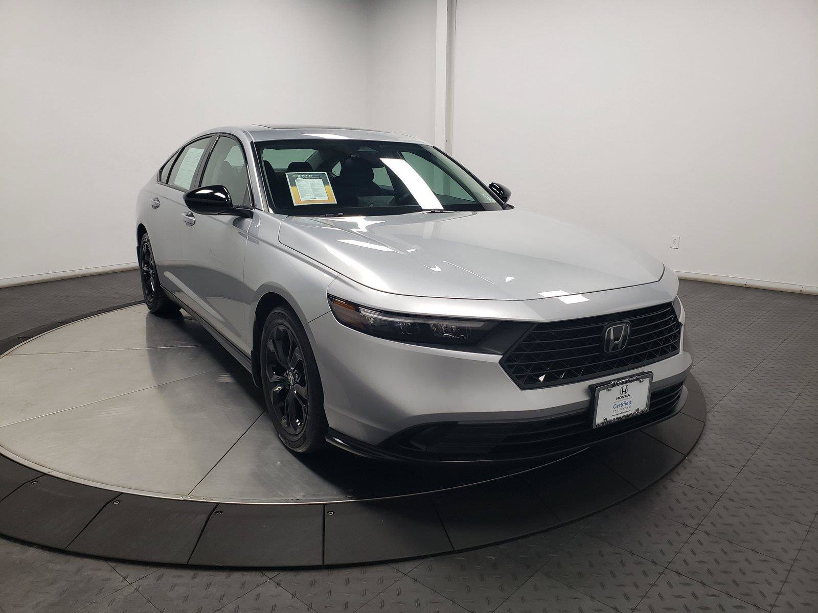 Used 2025 Honda Accord SE image 2