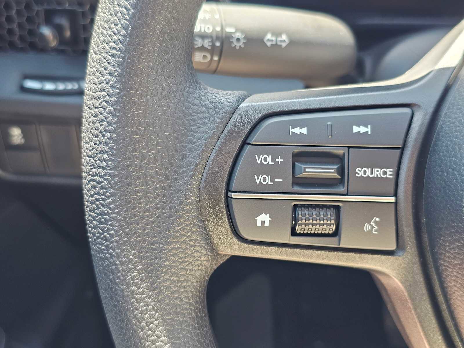 Used 2025 Honda CR-V EX image 29