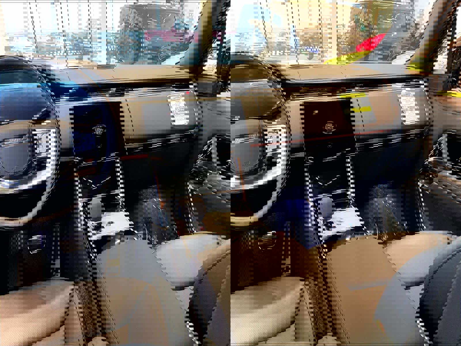 New 2025 Land Rover Range Rover SE image 8