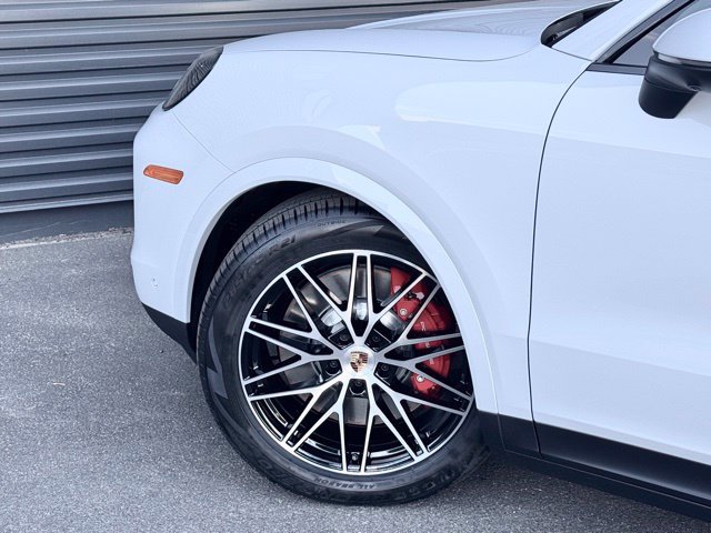 New 2026 Porsche Cayenne S AWD/4WD image 12