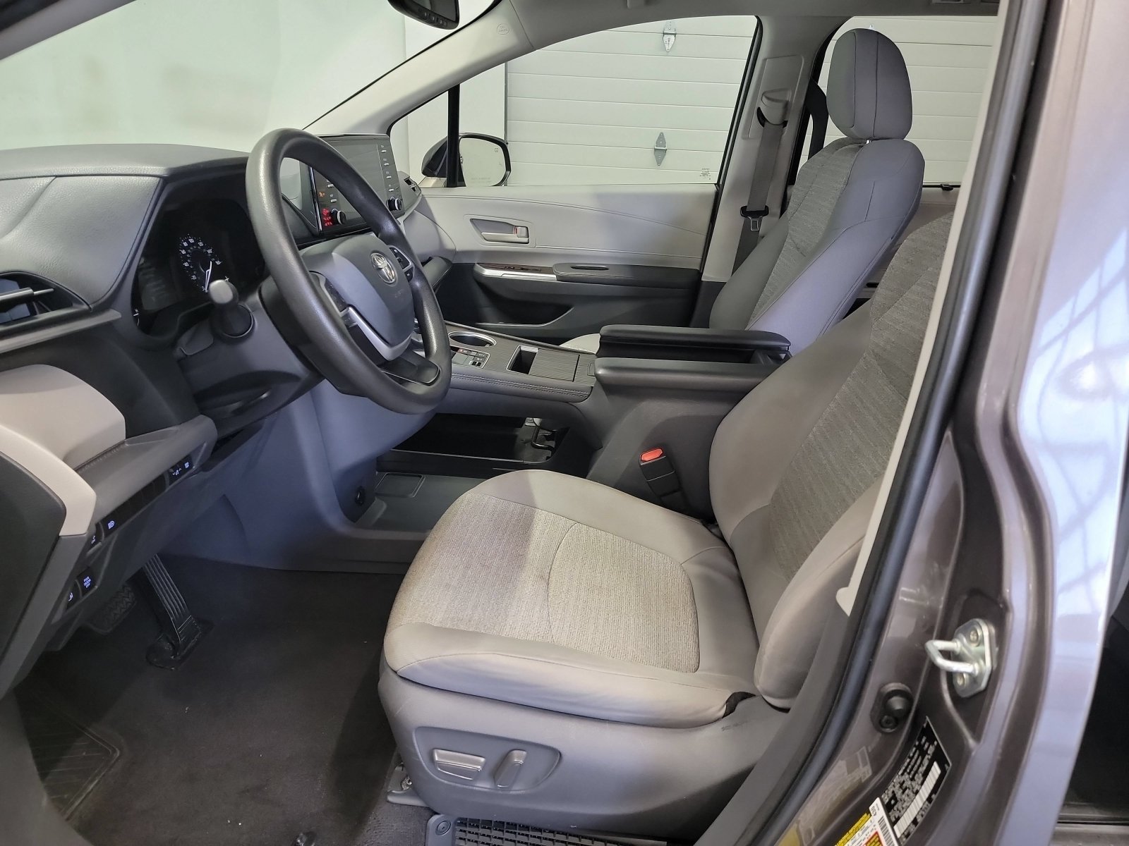 Used 2021 Toyota Sienna LE w/ LE Plus Package AWD/4WD image 12