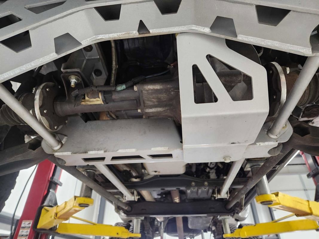 Used 2002 Chevrolet Silverado 3500 LT w/ Off-Road Skid Plate Pkg image 29