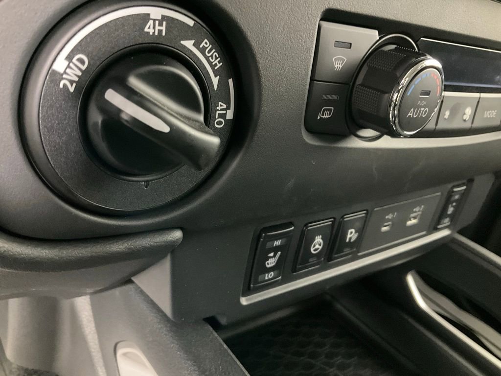 Used 2024 Nissan Frontier SV w/ Technology Package image 20
