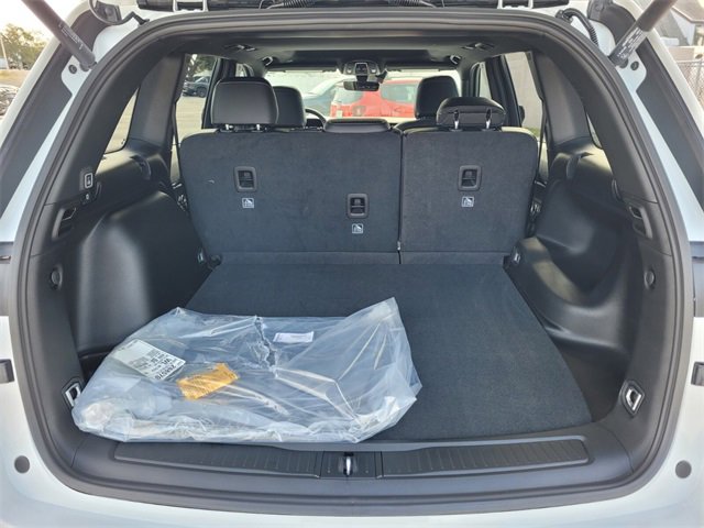 Used 2025 Jeep Grand Cherokee Altitude image 14