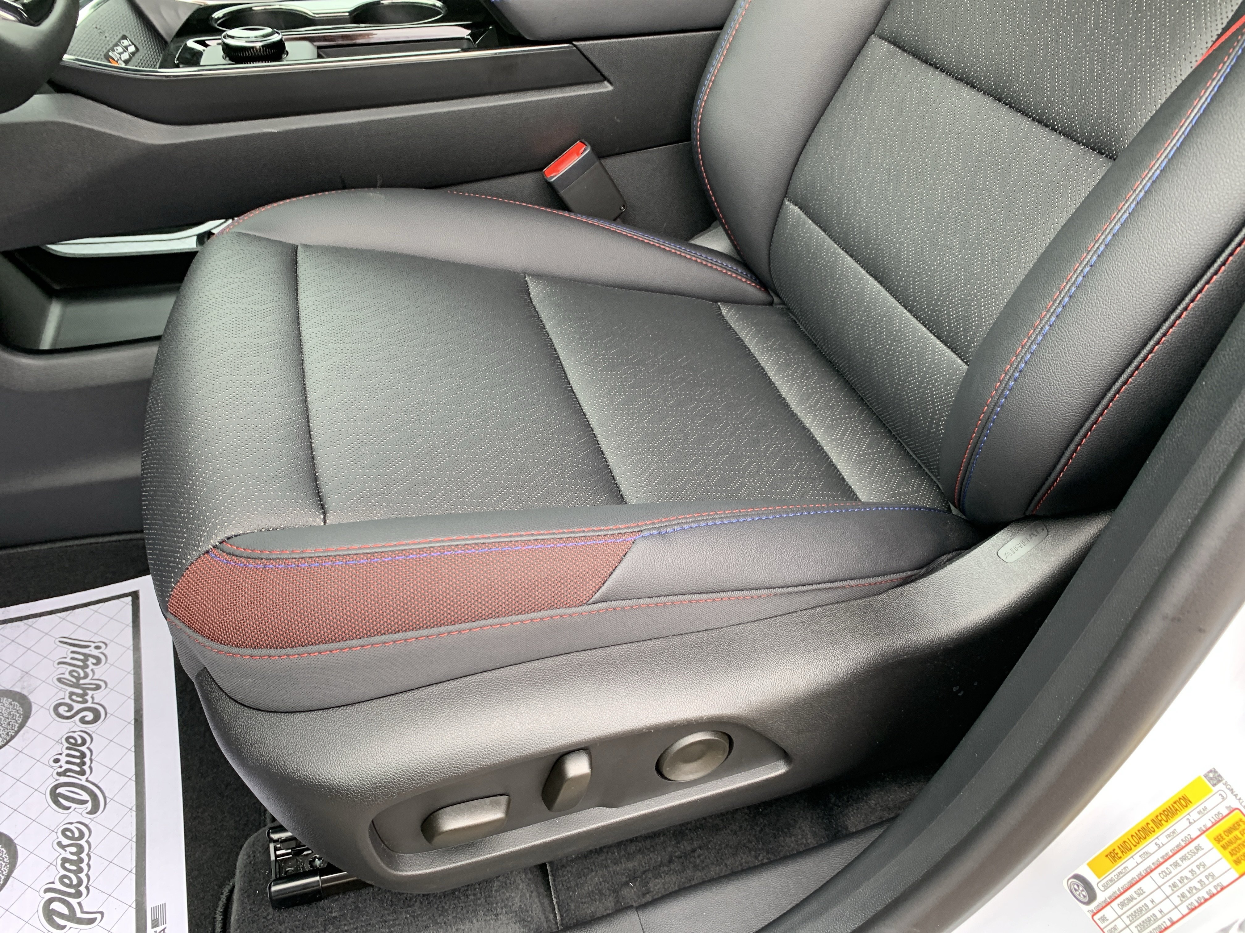 Used 2026 Chevrolet Equinox RS FWD image 28