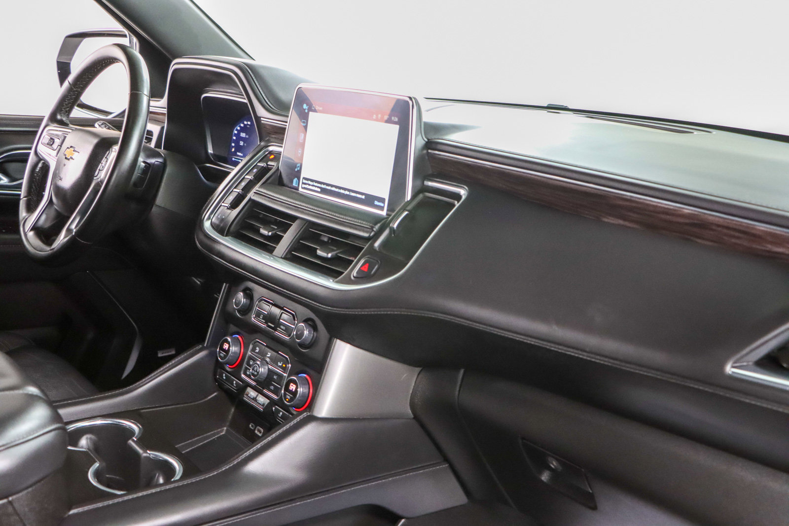 Used 2023 Chevrolet Suburban LT image 29