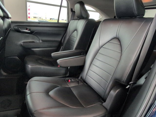 Certified 2024 Toyota Highlander XLE image 19