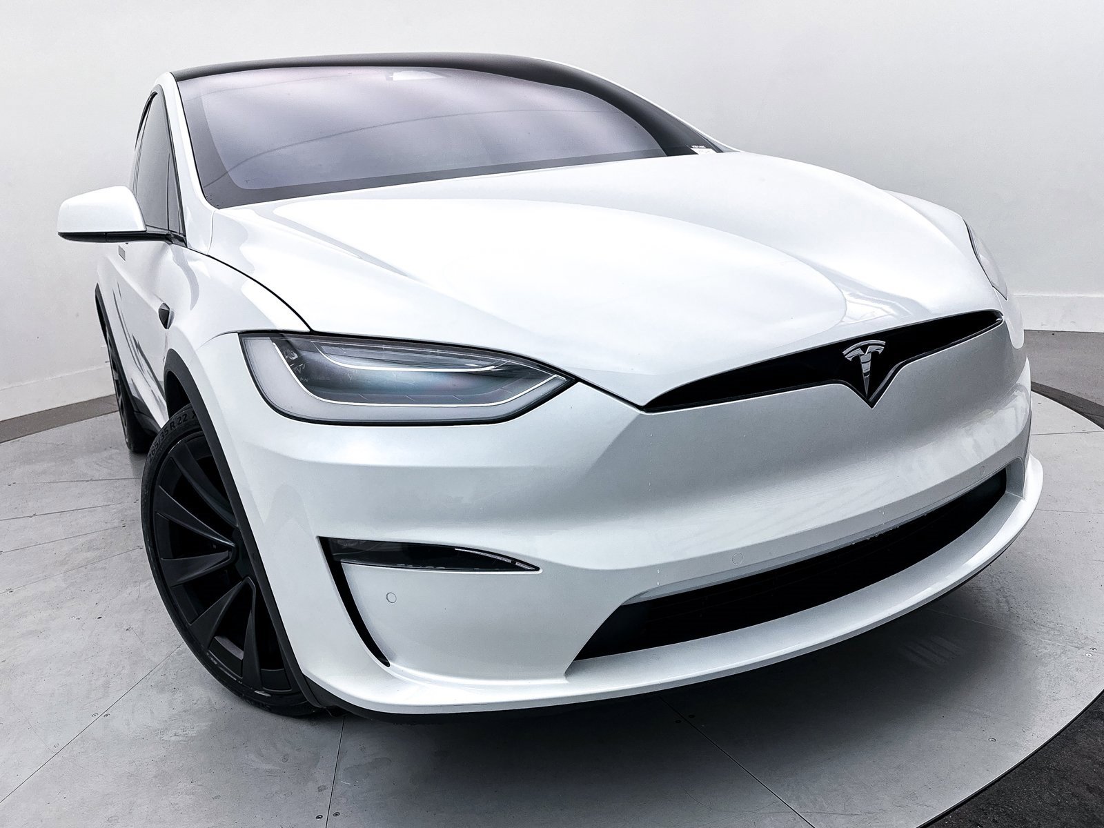 Used 2022 Tesla Model X Plaid image 10