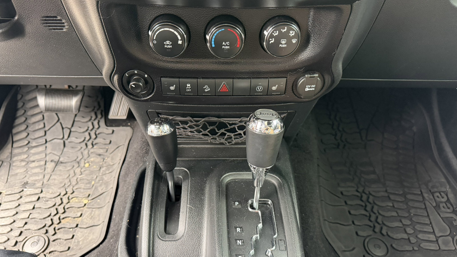 Certified 2016 Jeep Wrangler Unlimited Sahara AWD/4WD image 12