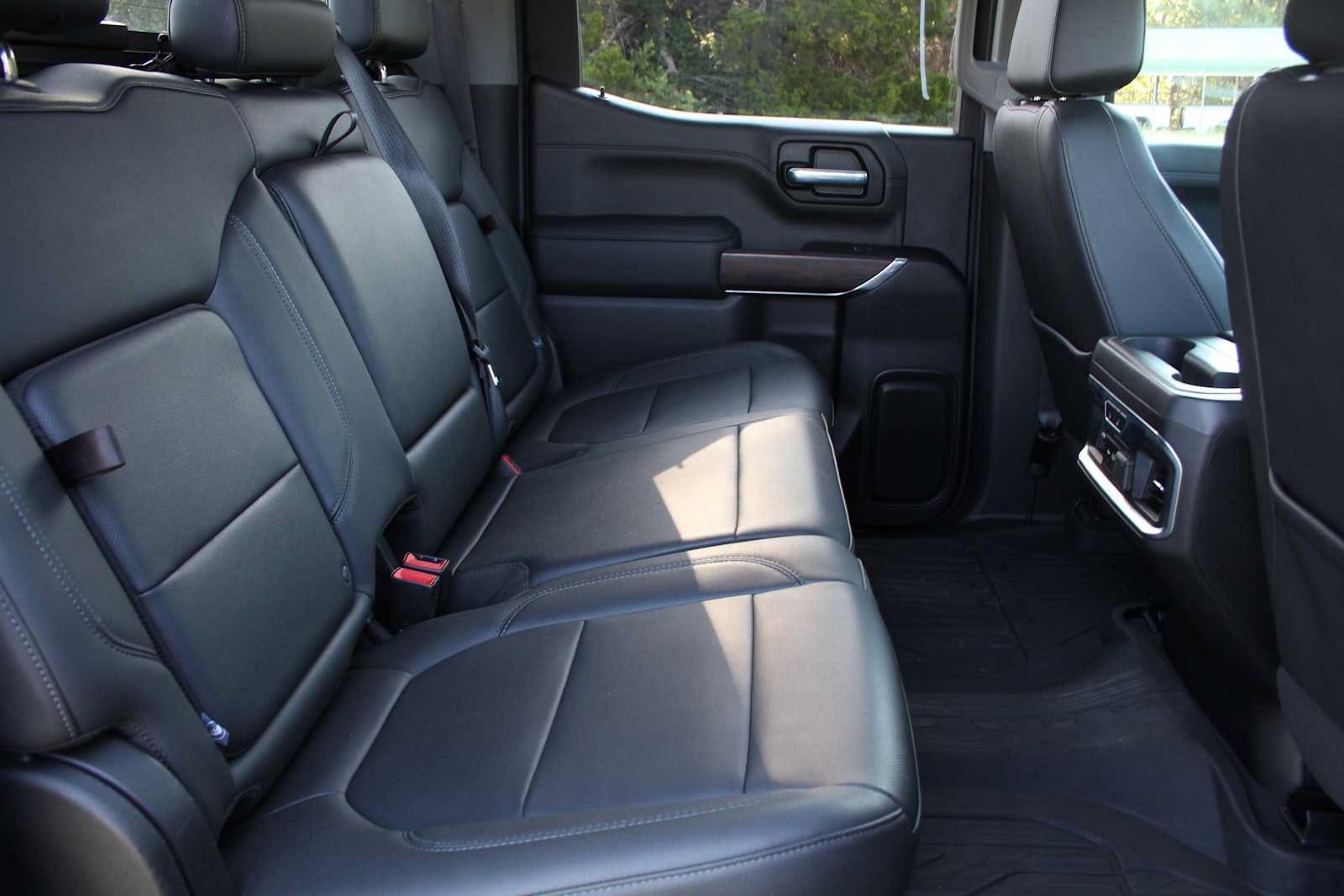 Used 2021 GMC Sierra 1500 SLT AWD/4WD image 23