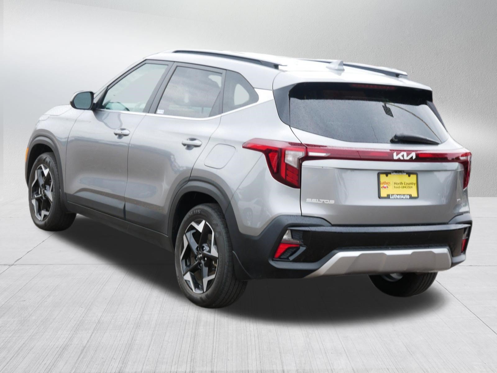 Used 2024 Kia Seltos EX AWD/4WD image 5