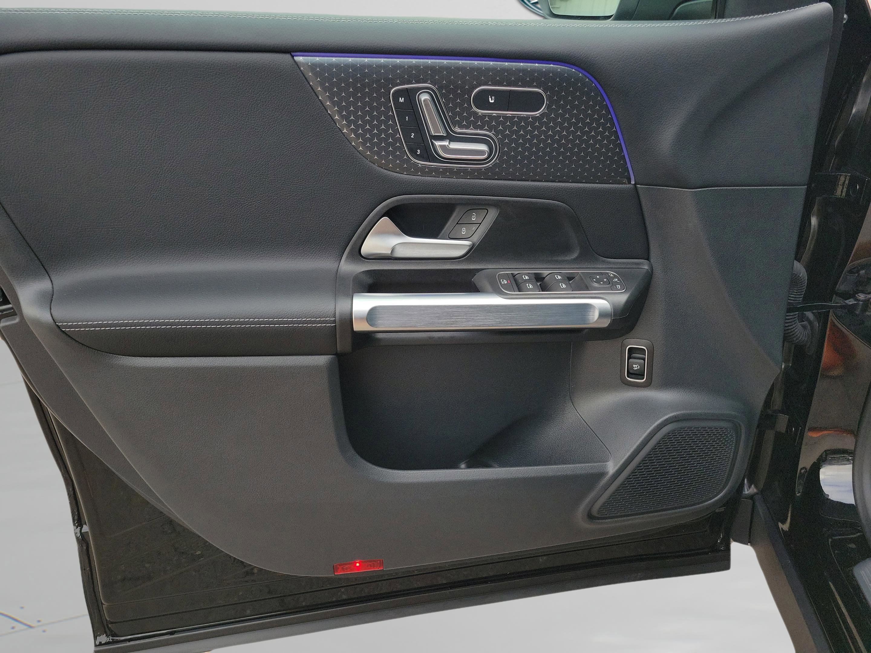 Certified 2025 Mercedes-Benz GLB 250 image 20