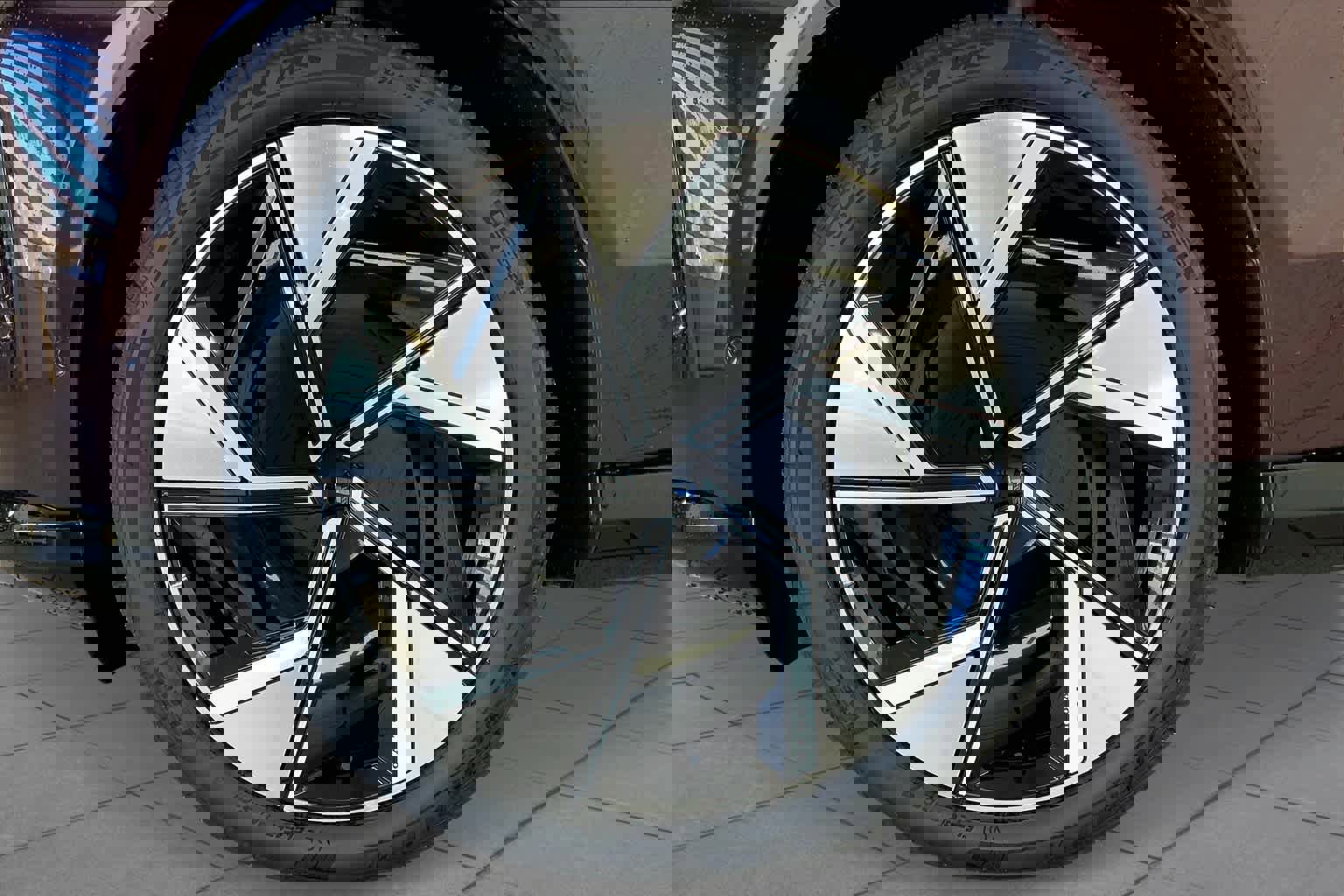 New 2025 Volvo EX90 Ultra image 15