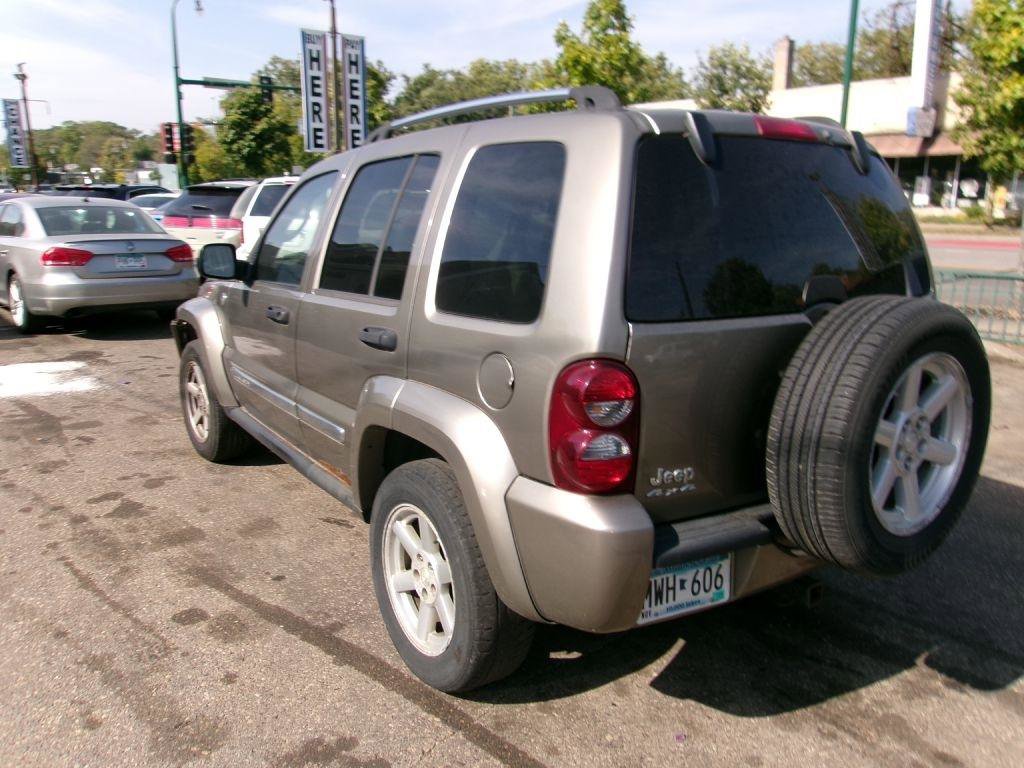 Used 2007 Jeep Liberty Limited AWD/4WD image 7