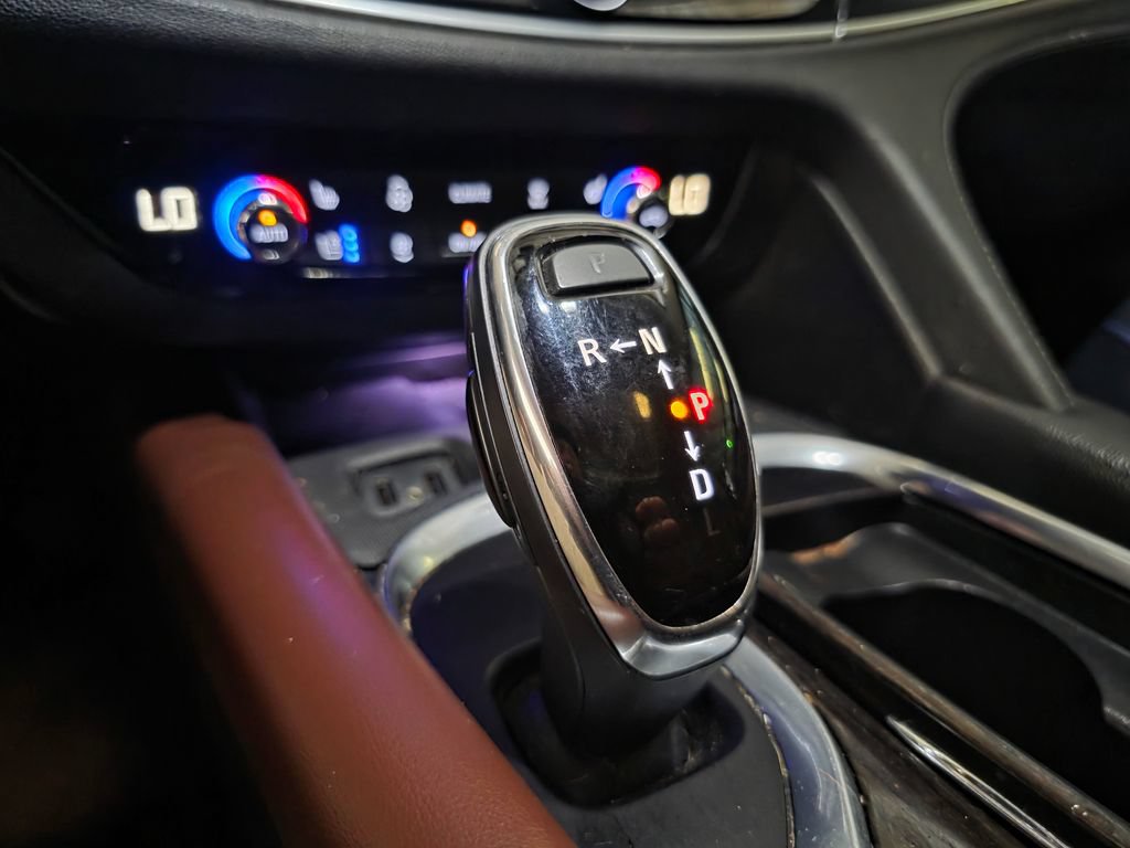 Used 2019 Buick Enclave Avenir w/ Avenir Technology Package AWD/4WD image 31