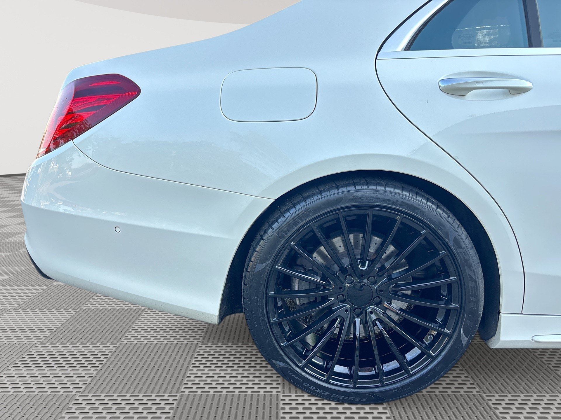 Used 2015 Mercedes-Benz S 550 Sedan image 30