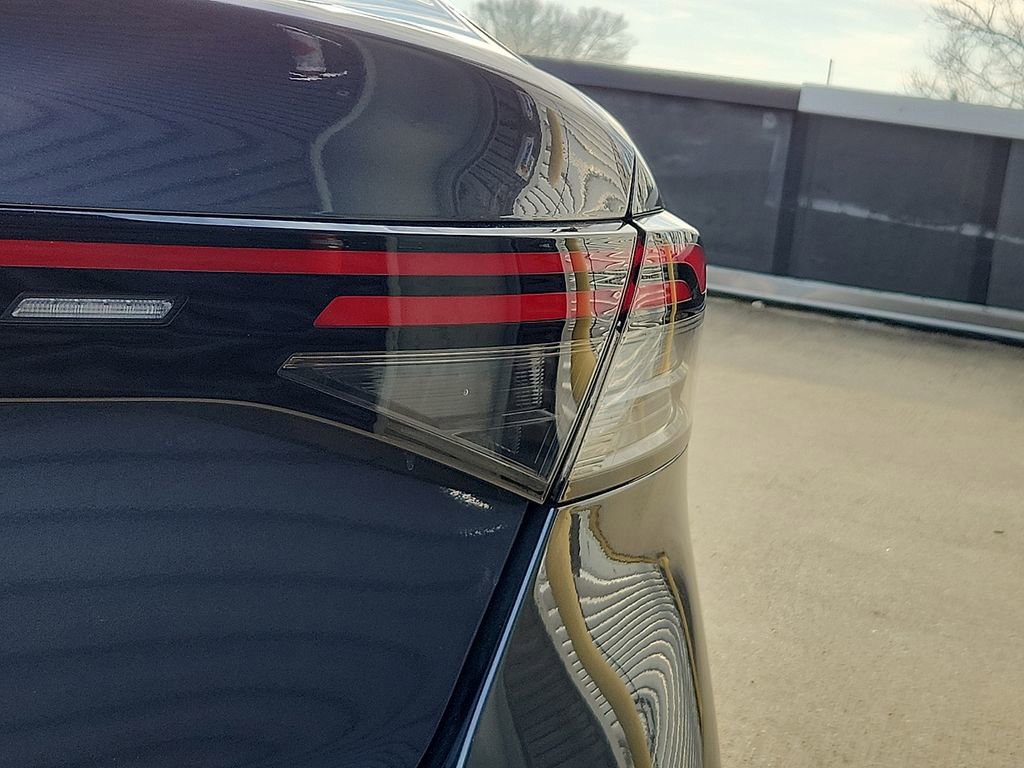 Used 2023 Honda Accord EX image 11