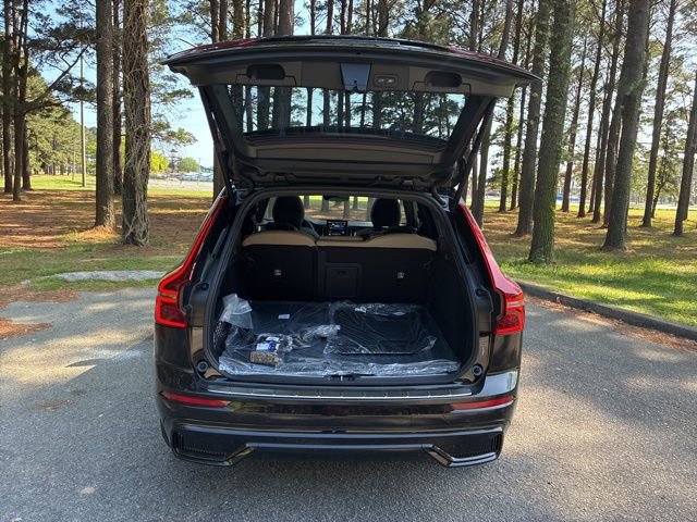 New 2026 Volvo XC60 T8 Plus w/ Protection Package Premier AWD/4WD image 19