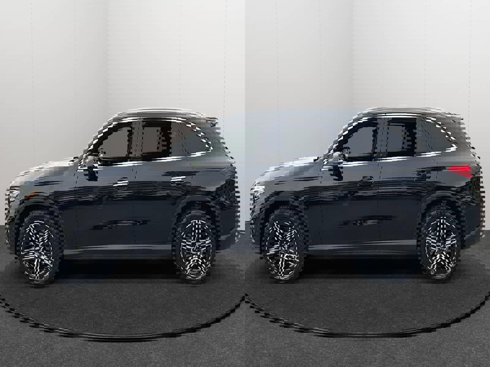 New 2026 Mercedes-Benz GLC 300 4MATIC image 3