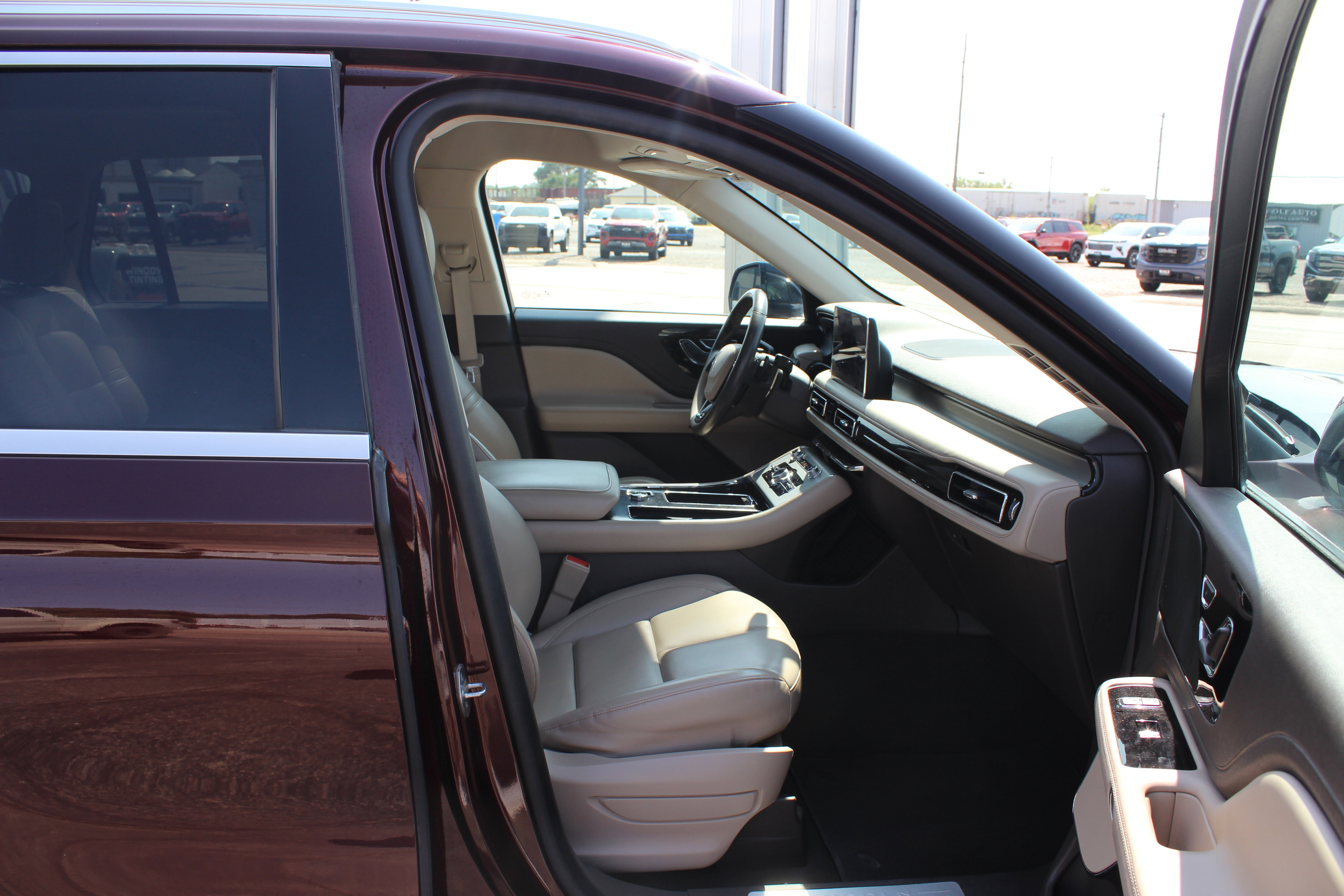 Used 2021 Lincoln Aviator AWD image 22
