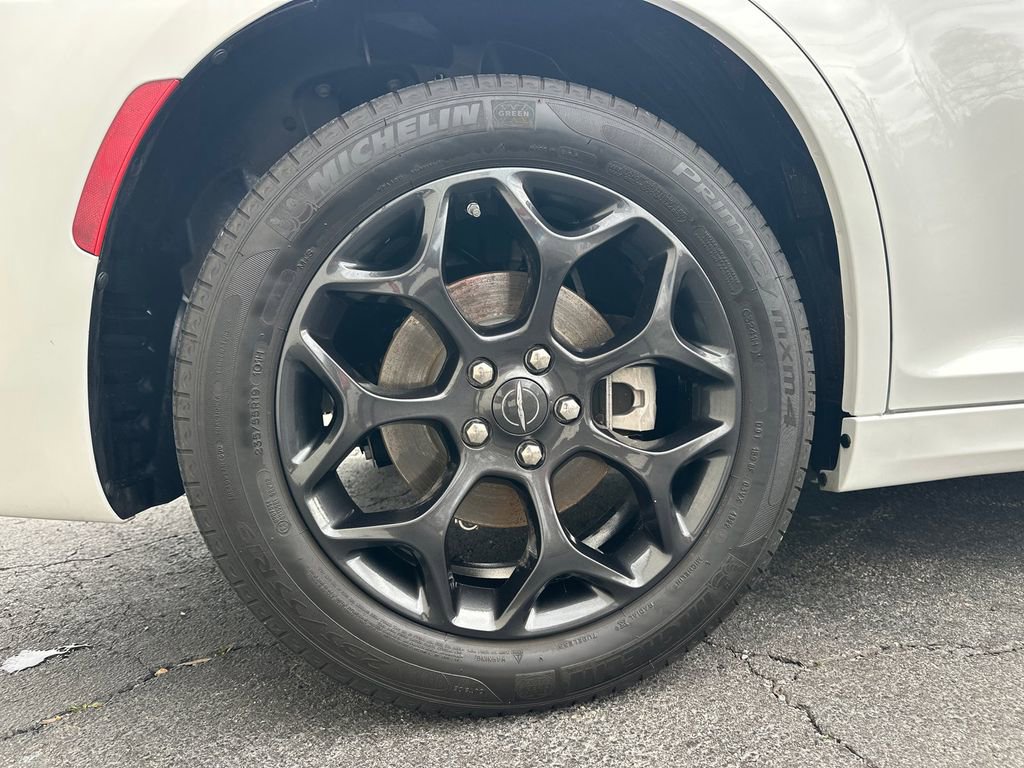 Used 2023 Chrysler 300 Touring L w/ Popular Equipment Group image 18