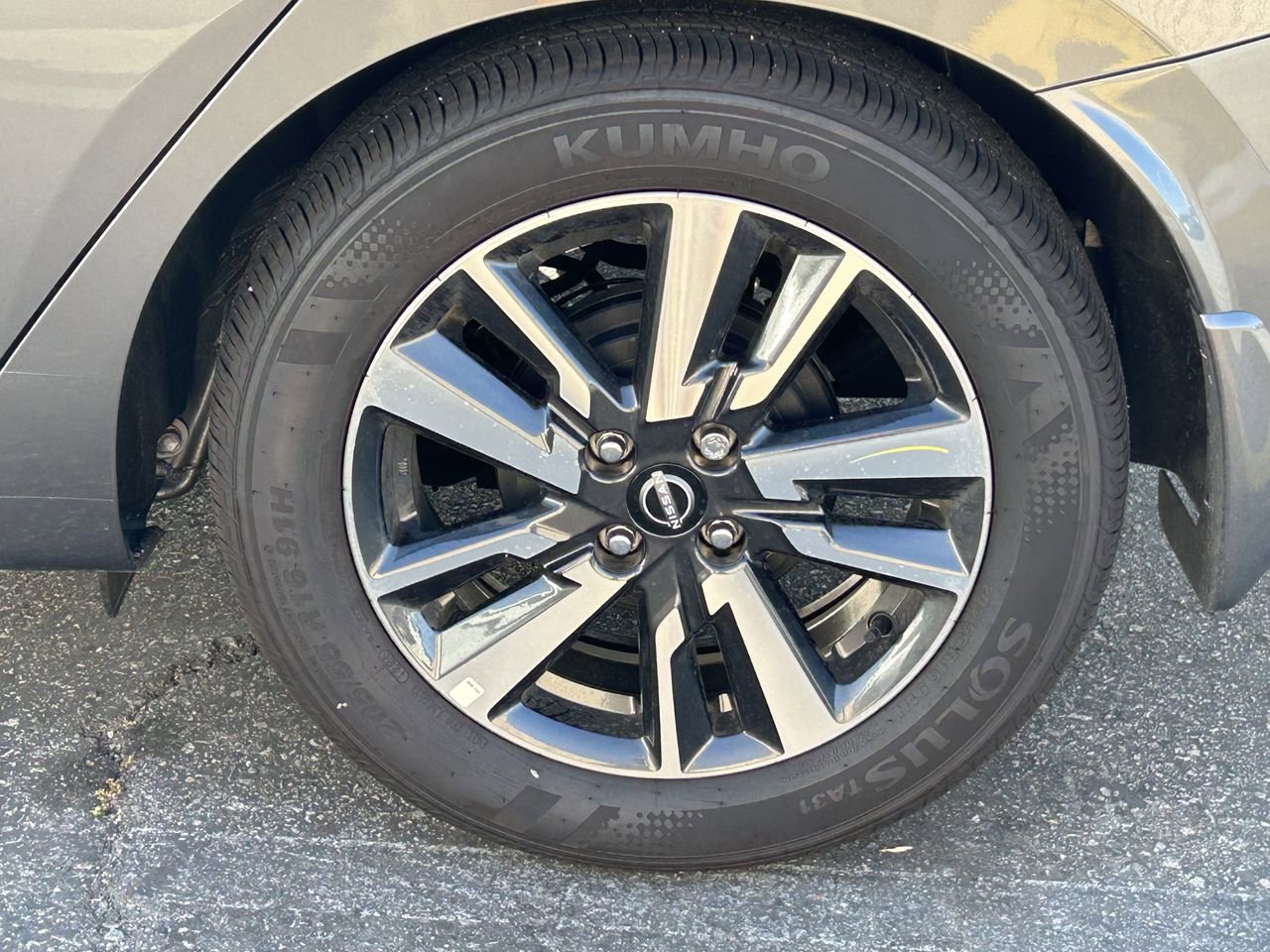 Certified 2025 Nissan Versa SV w/ Trunk Package FWD image 10