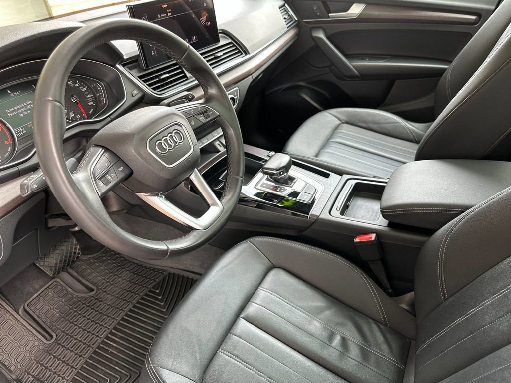 Used 2022 Audi Q5 2.0T Premium w/ Convenience Package image 9