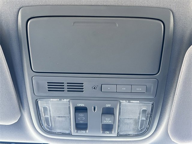 Used 2018 Honda CR-V Touring image 24