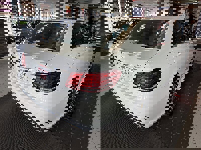 Used 2014 Mercedes-Benz E 350 4MATIC Sedan image 6