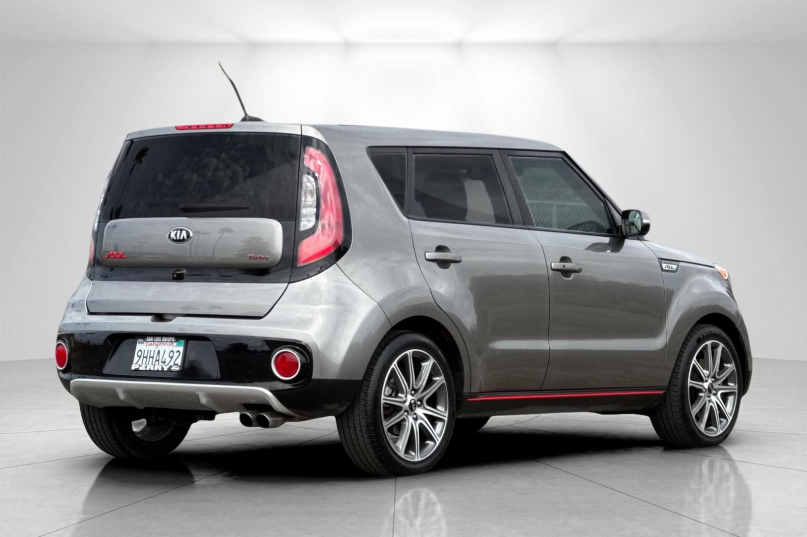 Used 2019 Kia Soul ! FWD image 3