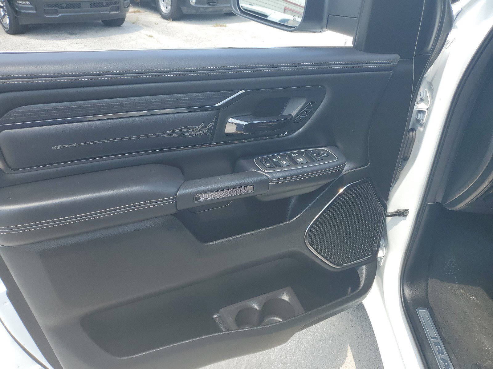 Used 2024 RAM 1500 Limited w/ Body Color Bumper Group image 16