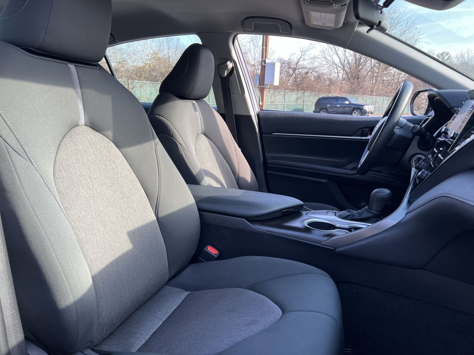 Used 2022 Toyota Camry LE image 23