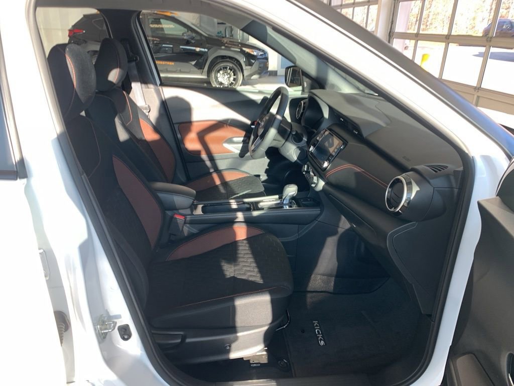 Used 2023 Nissan Kicks SR w/ Interior Electronics Package image 20