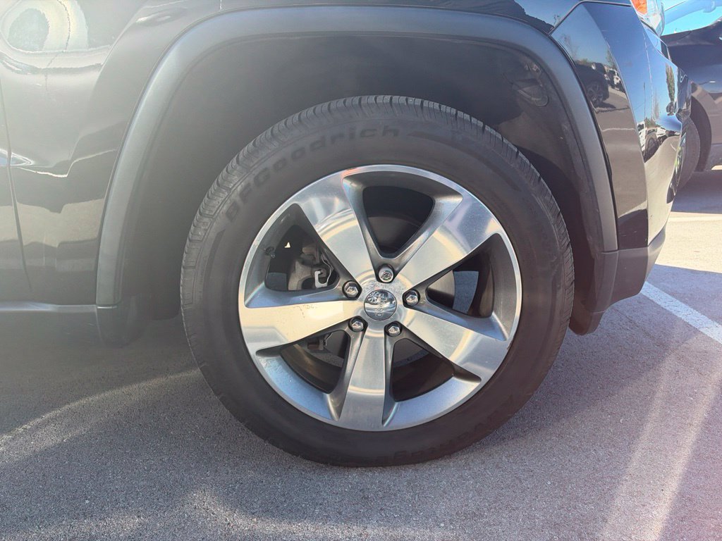 Used 2015 Jeep Grand Cherokee Limited w/ Trailer Tow Group IV AWD/4WD image 16